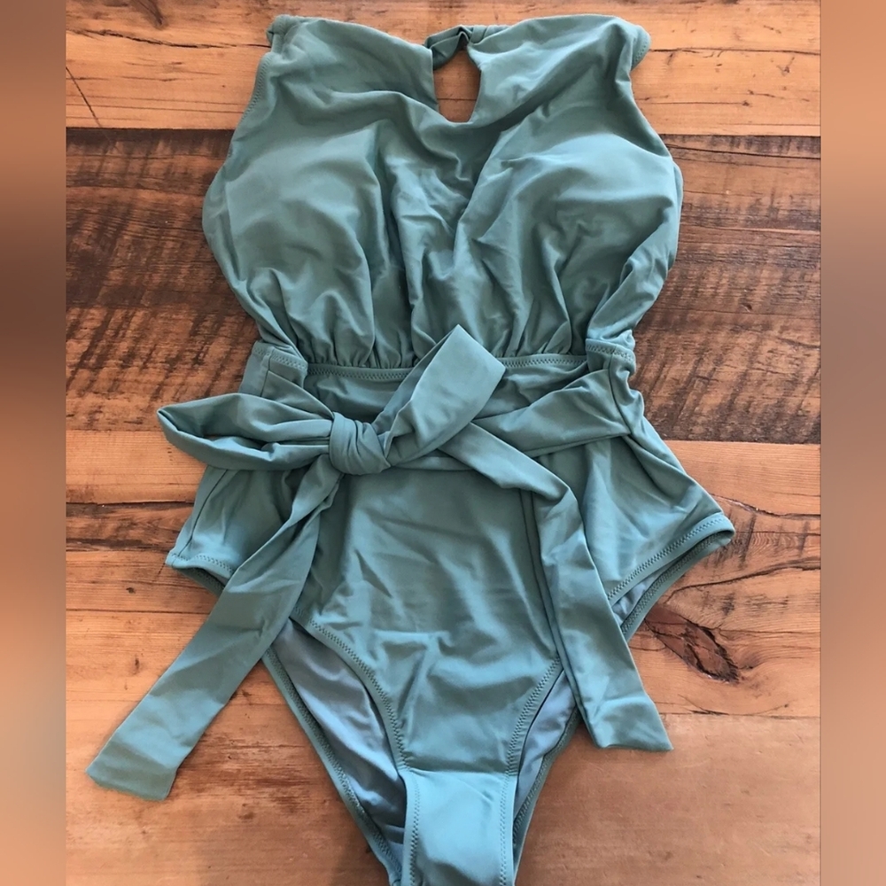 CUPSHE 1 PIECE sage colored bathing suit. NWT. Size Large